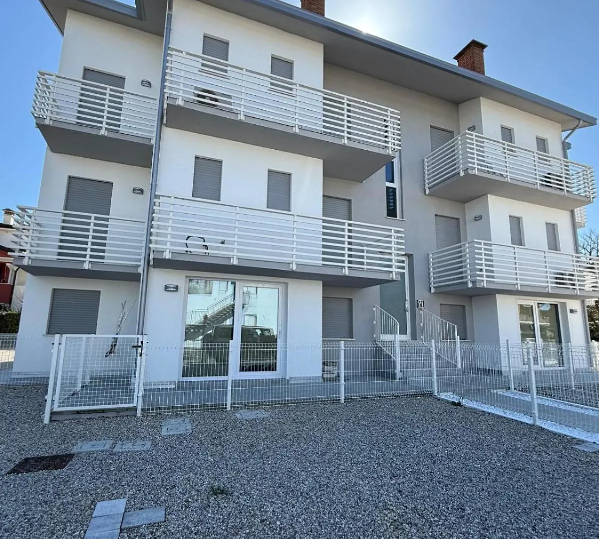 White Apartments - Solo Per Famiglie- Walterigato Apartments Lido di Jesolo 0*,  Italia